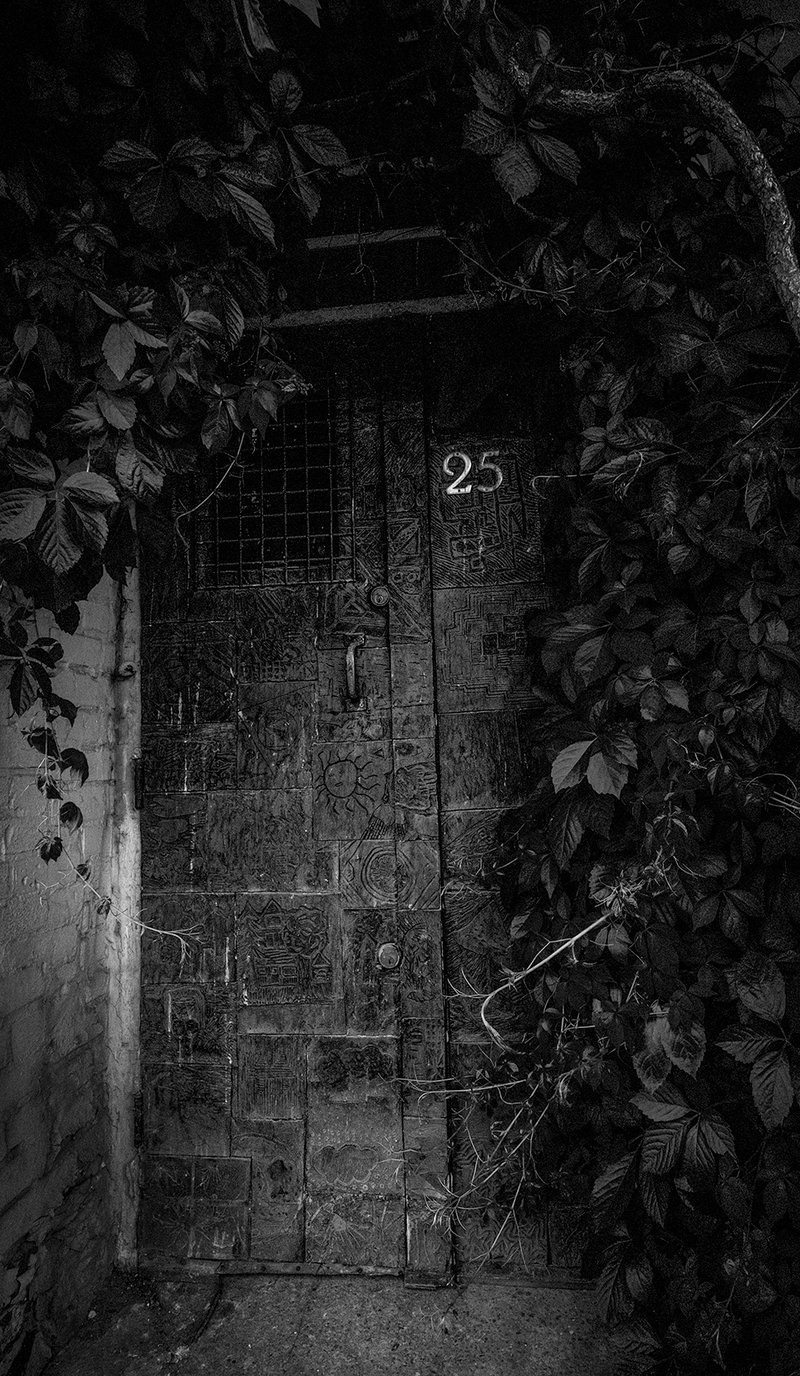 Illustration for article titled 25 Doors From Around The World